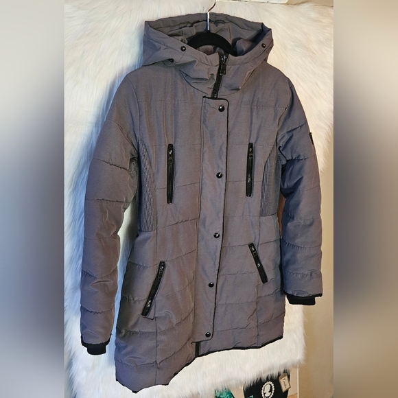 Guess Women's Gray Puffer Coat (NWOT) - Picture 2 of 11